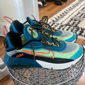 Nike air max 2090 size:10